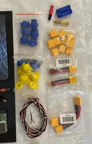 Equipamentos para aeromodelismo e drones (ESC, hélices, outros)