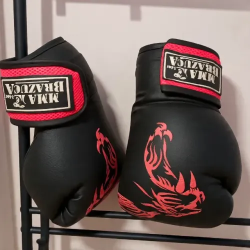 Luvas de Muay Thai e Boxe (não acompanha ataduras)