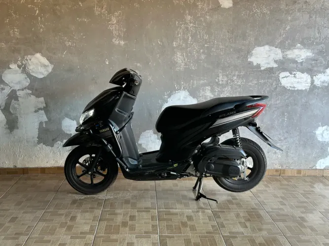 Vendo Yamaha fluo 2024 automática