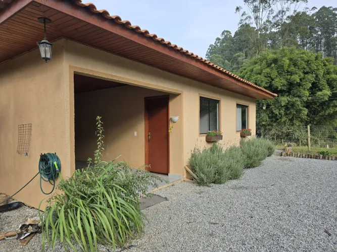Alugo Casa no Sítio em Anitápolis 