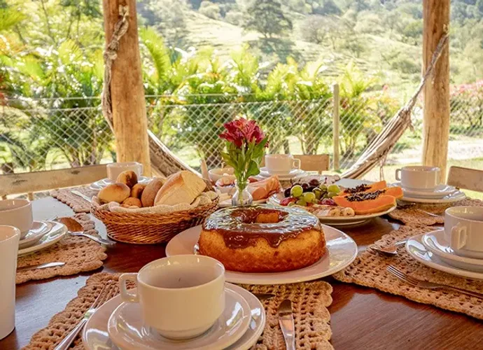PROCURA-SE COZINHEIRA(O) PARA EVENTO EM FAZENDA