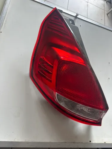 Lanterna New Fiesta hatch