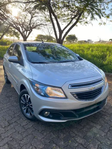 Chevrolet Onix Hatch LTZ 1.4 8V Flex Power Mec. 4P 2015