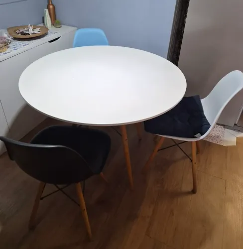 Mesa + 3 cadeiras