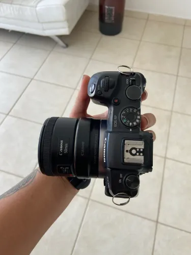 Camera Canon RP Full Frame Mirroless
