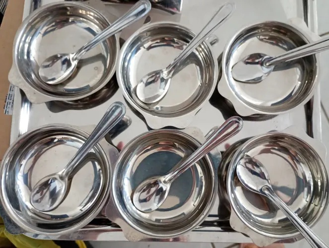 Conjunto de 6 taças de Inox para sobremesa, com colheres 