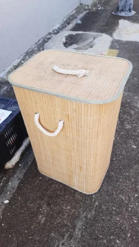Cesto para roupa em bambu
