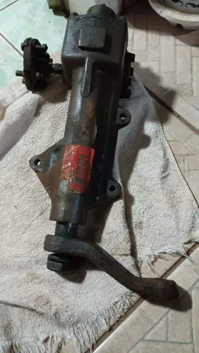 Caixa de direção F1000