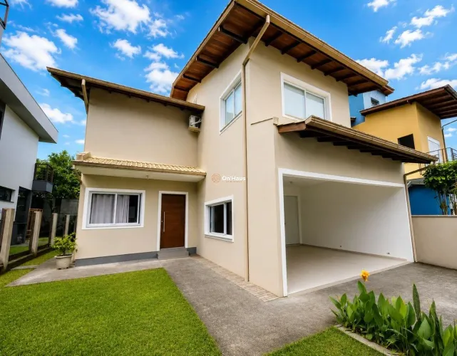 Casa à venda - 4 dormitórios - 1 suíte com 160m2 - Campeche