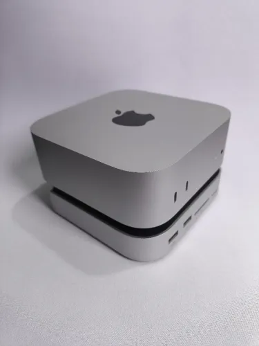 Mac mini M4 16/256 + Dock Ugreen