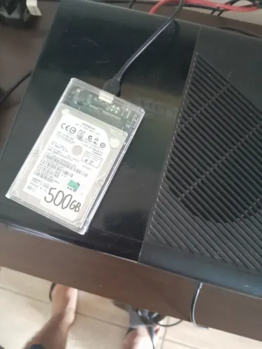 Xbox 360 usado com 1 manete original ,com 102 jogos no HD troca em xbox one e séries  com 