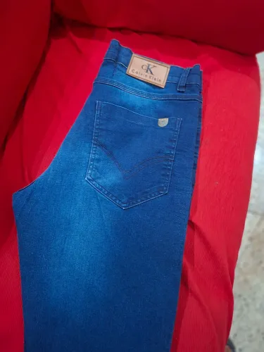 Calça jeans Calvin klein usada