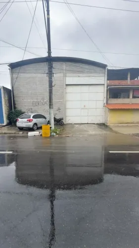 Galpão com 330 metros quadrados em Boa Vista - São Gonçalo - RJ