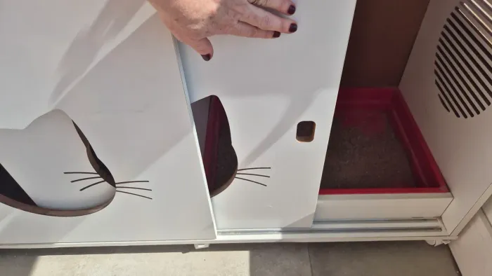 Gateiros: banheiro ou toca gatos, duplo. MDF com rodinhas, 2 caixas de areia