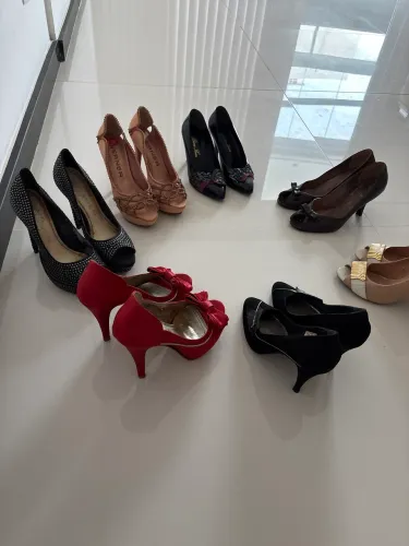 SAPATOS USANDO