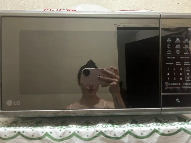 Micro-ondas usado em excelente estado