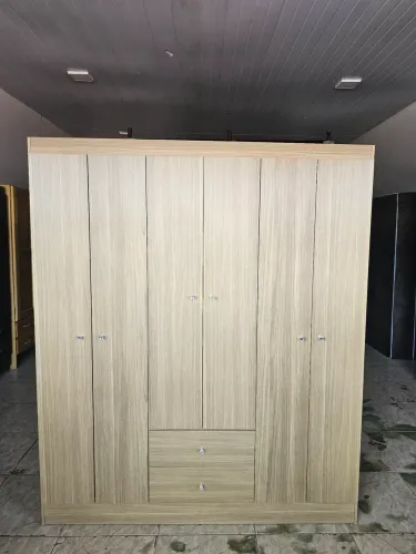 Guarda roupa conservado