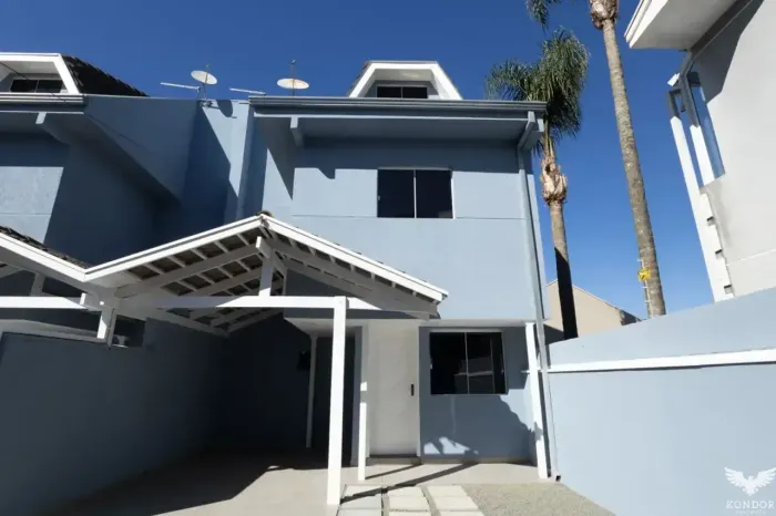Sobrado em SANTA FELICIDADE com 160m²
