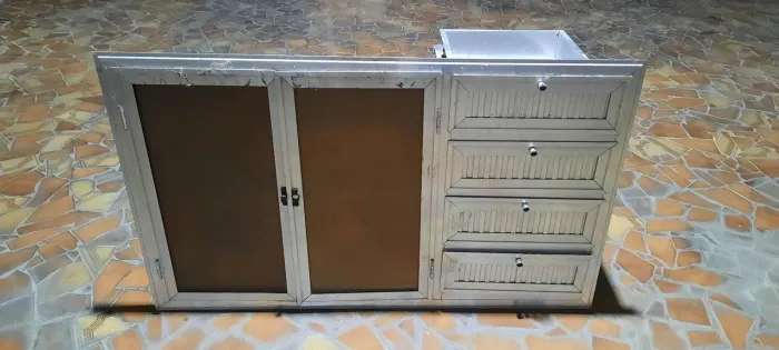 Armário de cozinha de alumínio
