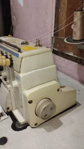 Vender máquina de costura overclock top 