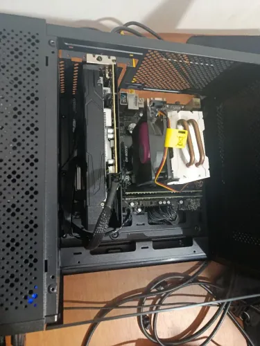 Pc gamer Ryzen 7 5700. Rx 6600. 32gb ram.