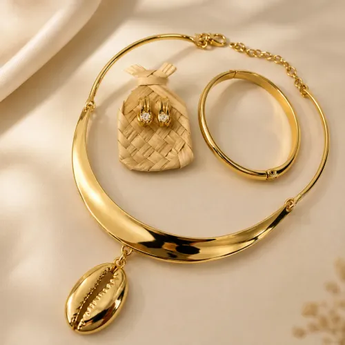 ? Conjunto Luxo Dourado com Colar, Pulseira e Brincos