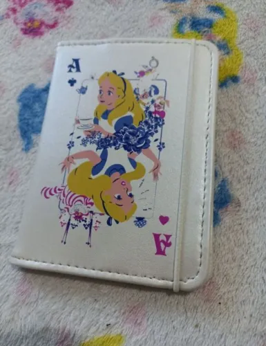 Carteira Alice Disney perolada