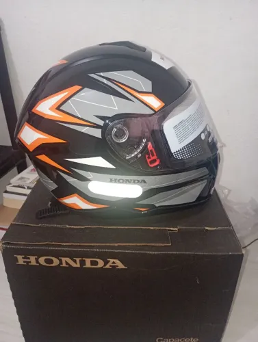 Capacete Honda, novo.