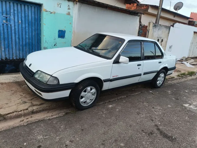 Chevrolet Monza GLS/ Hi-tech 2.0 EFI 2P E 4P 1995