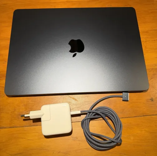 MacBook Air M3 8GB RAM SSD 256GB Meia-Noite Bateria 89%