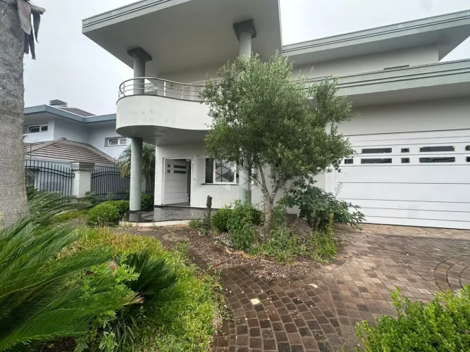 Casa com quatro suítes no bairro Imigrante - Farroupilha