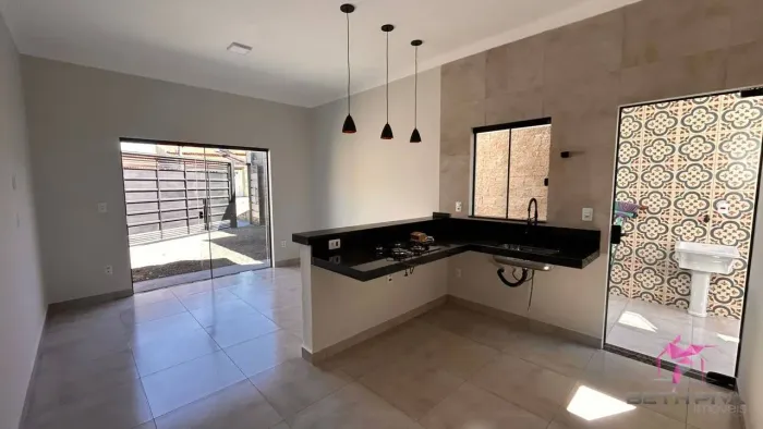 Casa com 2 dormitórios à venda, 57 m² por R$ 320.000,00 - Jardim Anteghini - Leme/SP