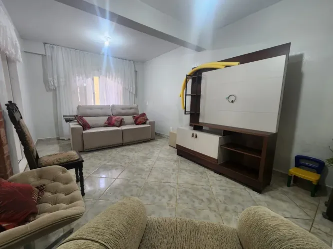 Casa à venda no Balneário Valverde, Laranjal - 268 m², 5 quartos (sendo 2 suítes), lareira