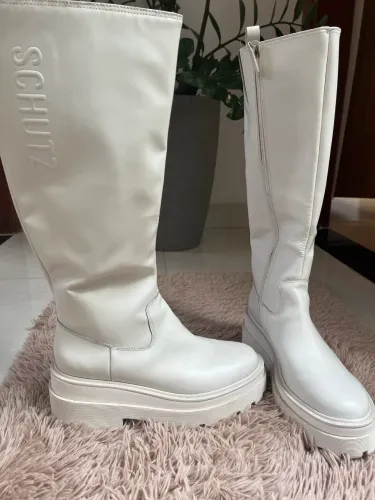 Bota cano alto tratorado da Schütz 