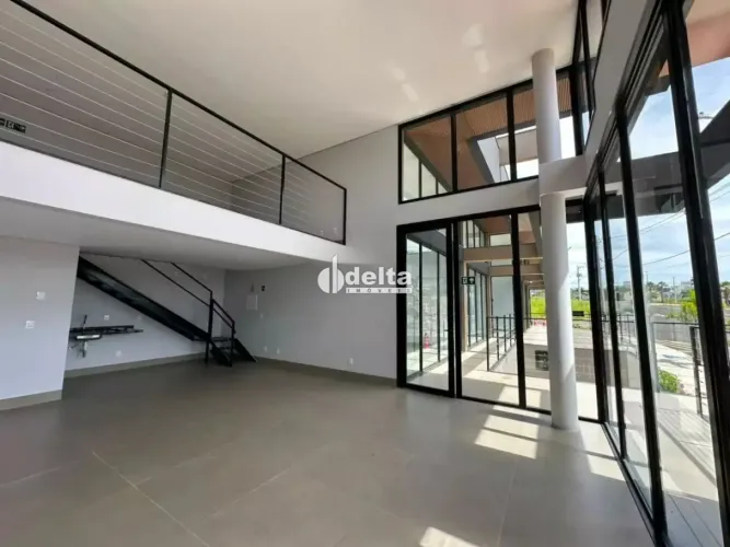 Loja disponível para Locação e Venda no bairro Jardim Sul em Uberlândia-MG.
