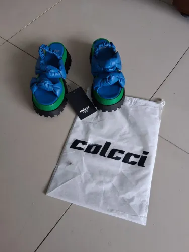 Sandália colcci  super estilosa tam 36
