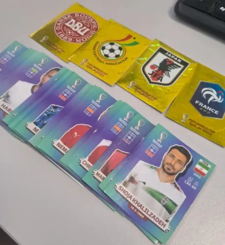 Figurinhas da Copa do Qatar 2022 - (46 + 4 brilhantes)