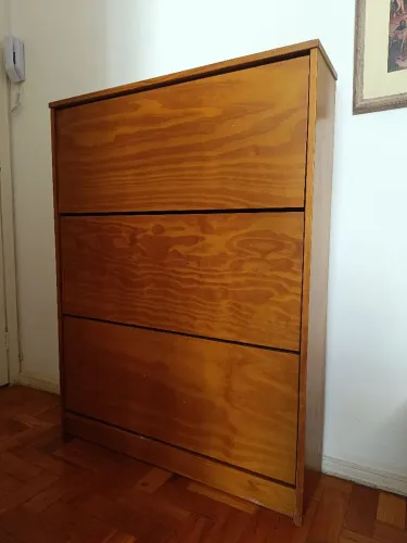 Sapateira de madeira três portas (basculante)