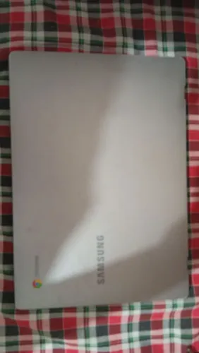 Vende-se Cromebook usado em ótimas condições 
