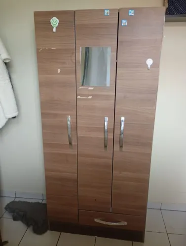 Vendo 1 armário multi uso