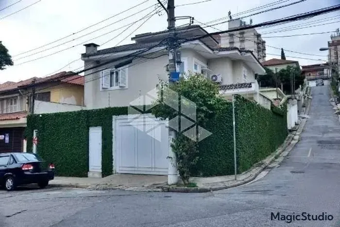 Casa a venda na Vila Aurora