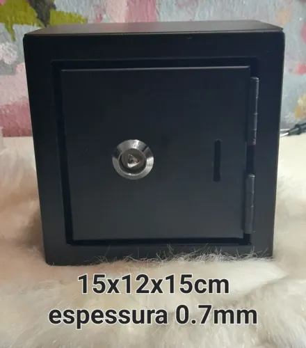 Mini cofre em aço 