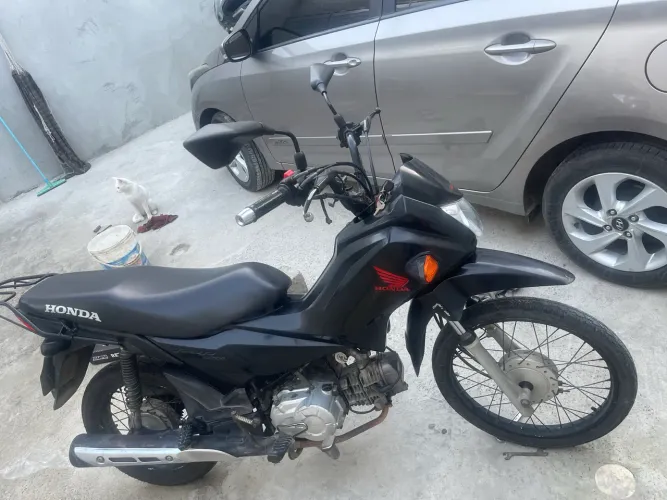 Vendo ou troco moto bastante conservada 