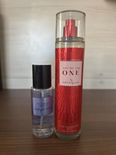 Combo 2 Body Splashes Originais: BBW You're The One (236ml) + VS Midnight Bloom (75ml)