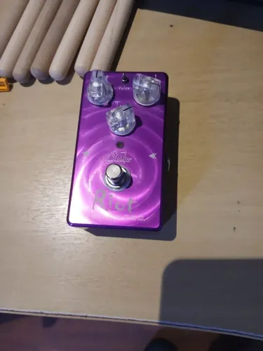 Suhr Riot Reloaded USA ? versão descontinuada + delay flashback