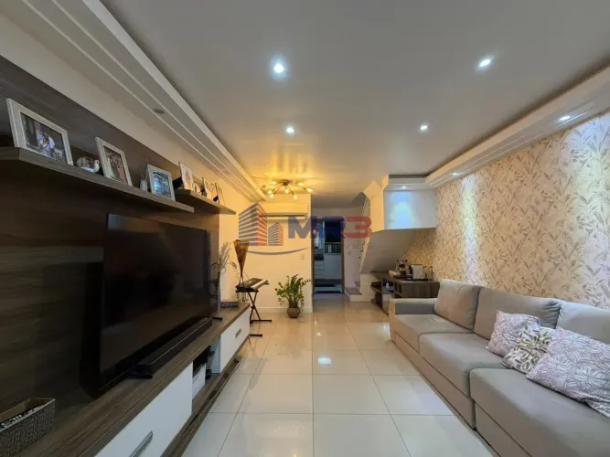 Casa triplex para venda com 4 quartos, varanda em condomínio fechado com piscina na Taquar