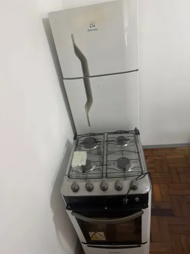 Vendo geladeira e fogão