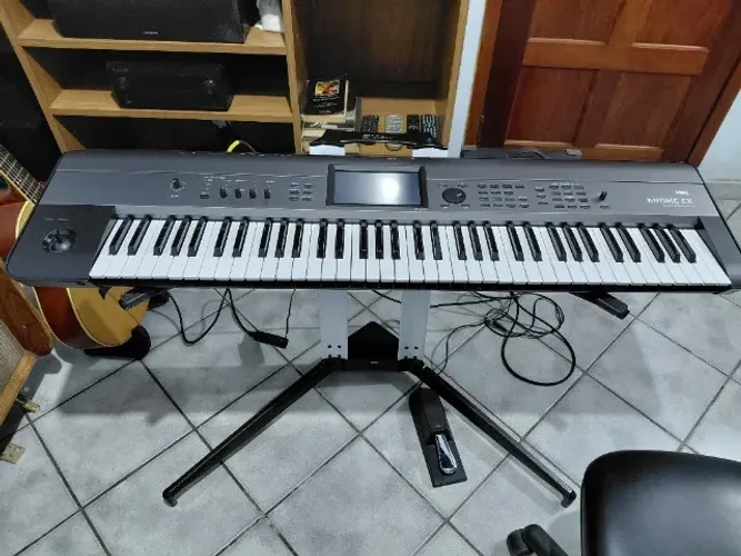 Vendo sintetizador Korg Krome-73 EX