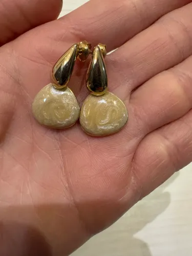Brinco semijoia dourado