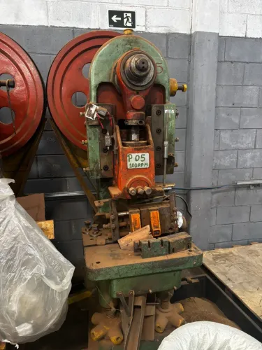 Lote de 4 Prensas para metal com ferramental de grampo trilho 